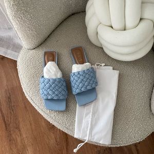 BRAND NEW RAYE SANDAL NEVER WORN